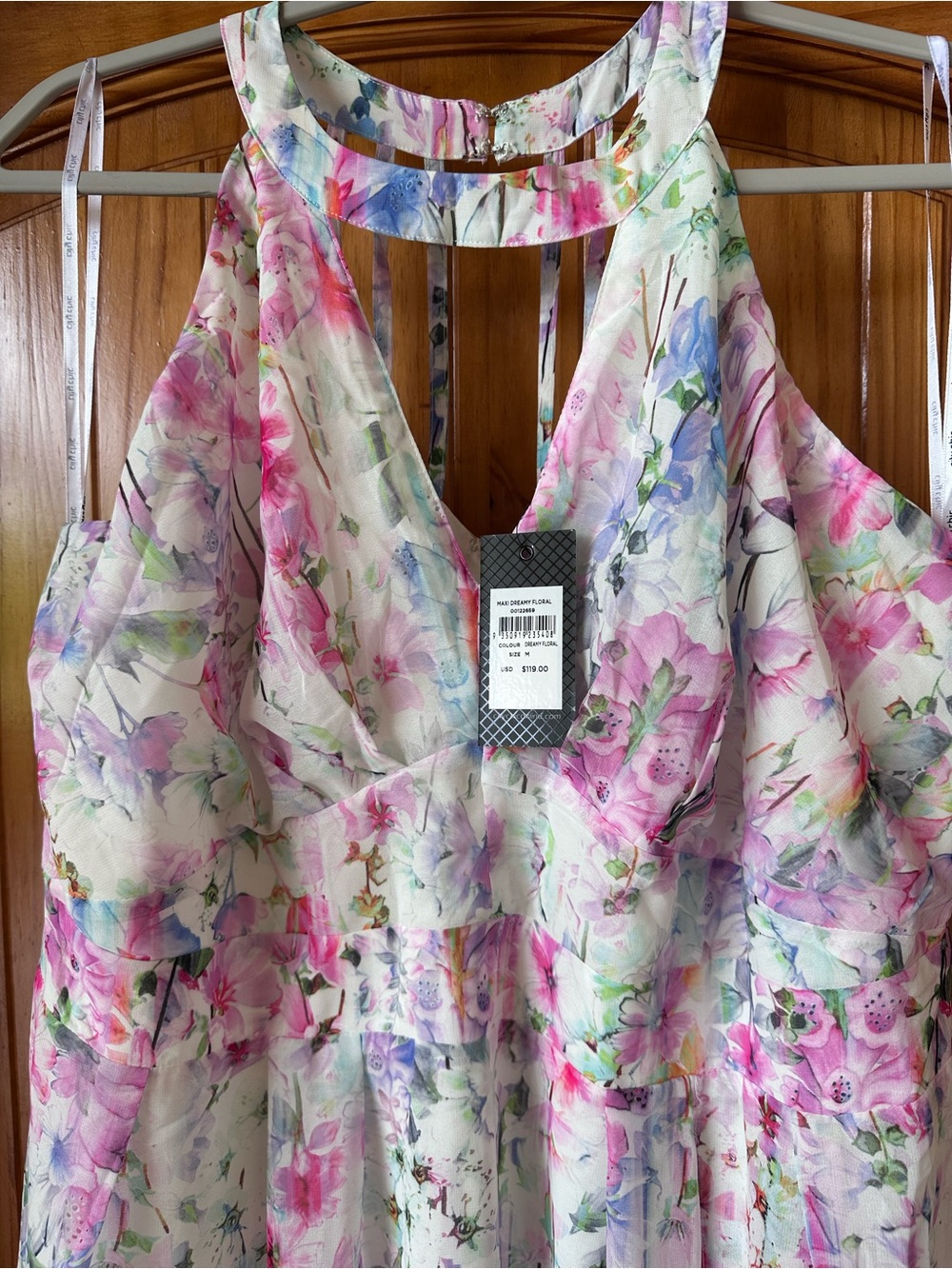 City Chic Maxi Dress in Dreamy Floral print - Picture 2 of 7